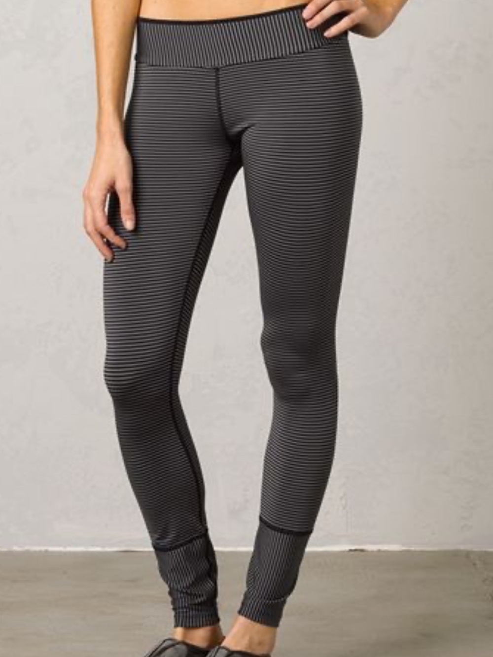 Prana Women's Sapphire Medium Black and  Gray Striped Leggings Medium